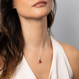Strieborný prívesok Bezel Teardrop Red Diamonfire